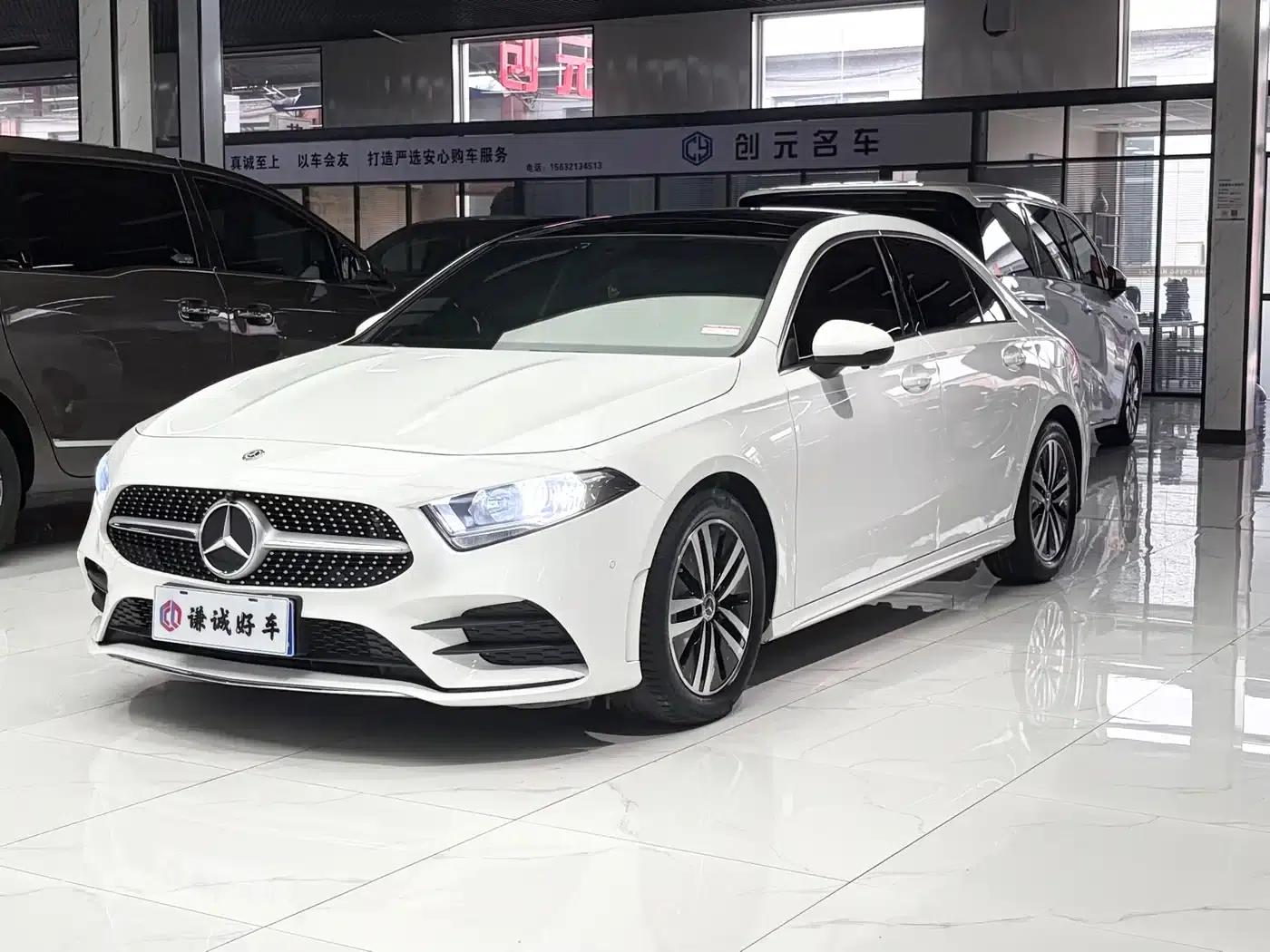 2019 Mercedes-Benz A-Class A 180 L Sport Sedan — миниатюра 1