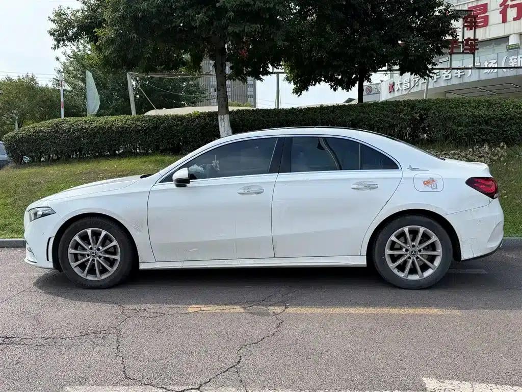 2021 Mercedes-Benz A-Class A 200 L Sport Sedan Dynamic — миниатюра 3