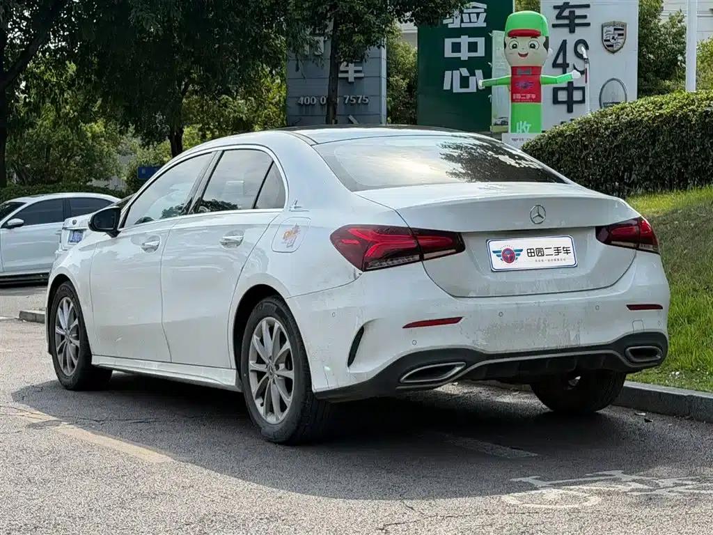 2021 Mercedes-Benz A-Class A 200 L Sport Sedan Dynamic — миниатюра 4