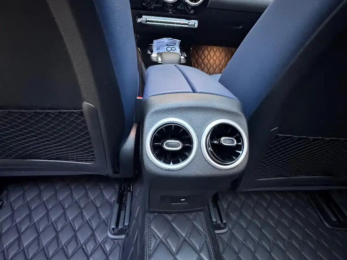 2022 Mercedes-Benz A-Class A 180 L Sport Sedan — миниатюра 12