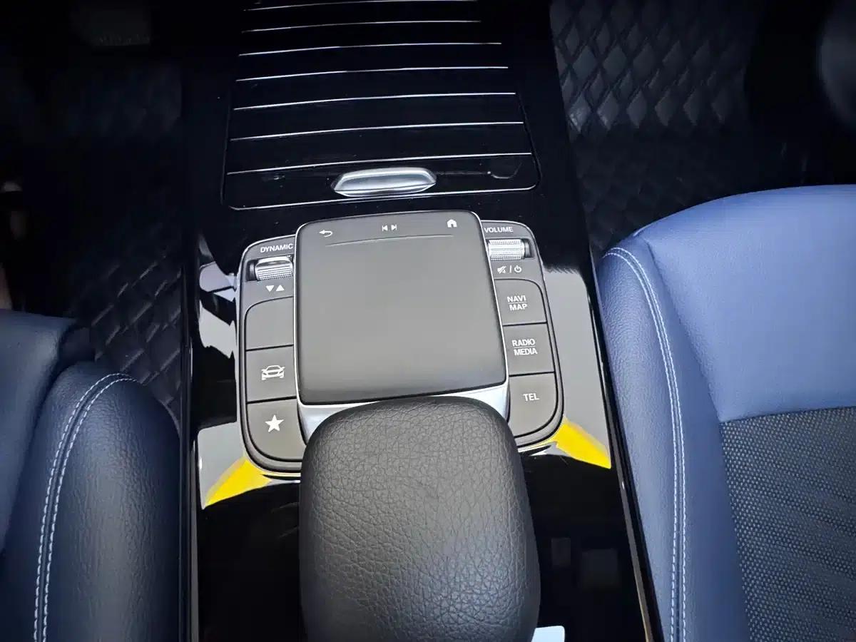 2022 Mercedes-Benz A-Class A 180 L Sport Sedan — миниатюра 15