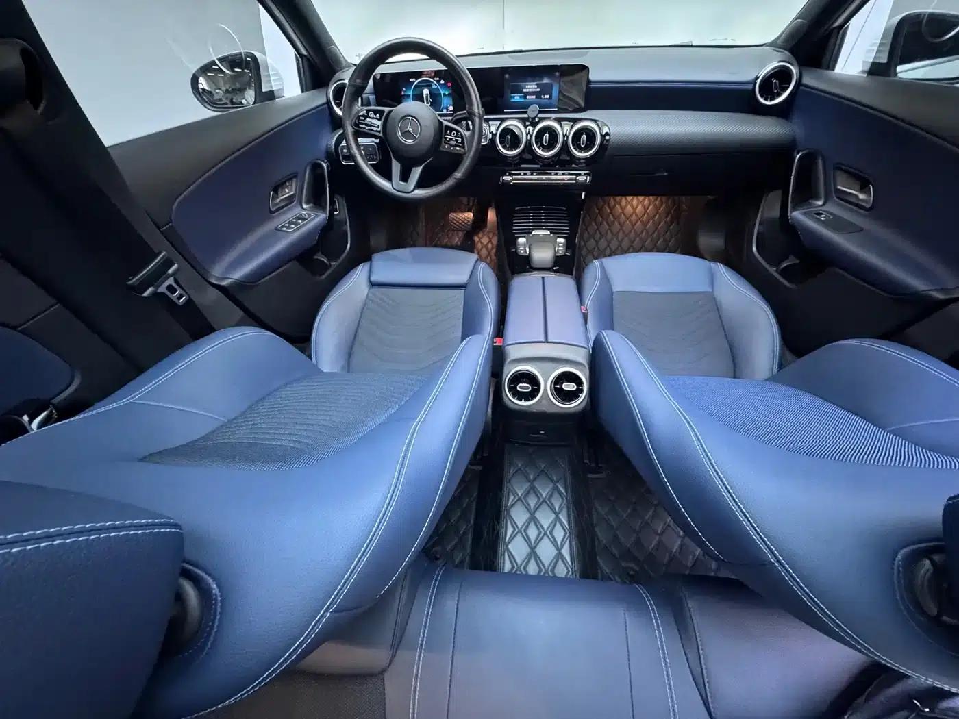 2022 Mercedes-Benz A-Class A 180 L Sport Sedan — миниатюра 21