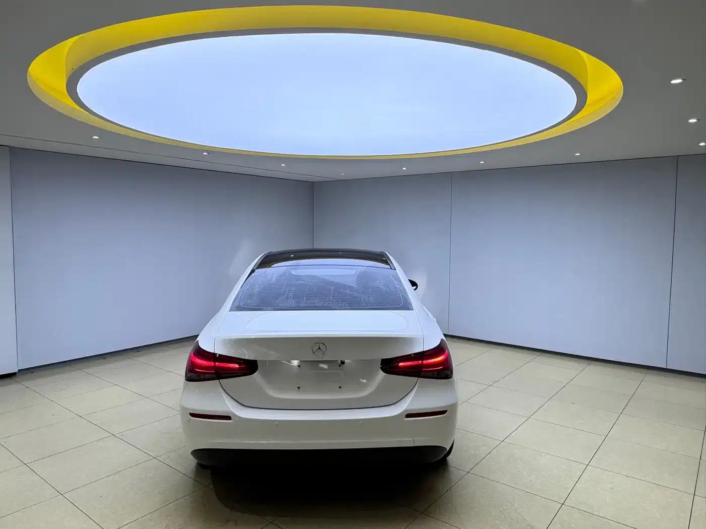 2022 Mercedes-Benz A-Class A 180 L Sport Sedan — миниатюра 5