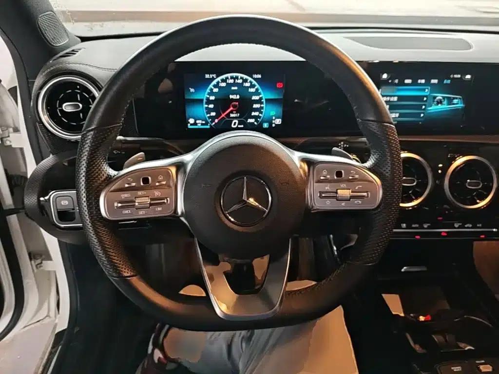 2020 Mercedes-Benz A-Class A 180 L Sport Sedan — миниатюра 11