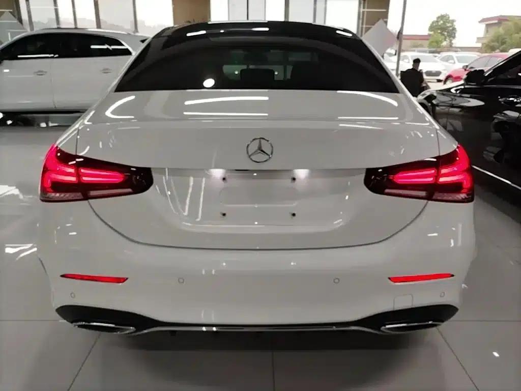 Mercedes-Benz A-Class 2022 Facelift II A 200 L Sport Sedan Fashion Edition — миниатюра 6