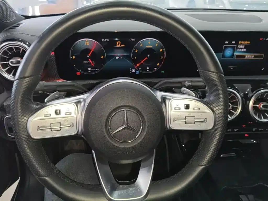 Mercedes-Benz A-Class 2020 Facelift A 200 L Sport Sedan Fashion Model — миниатюра 11