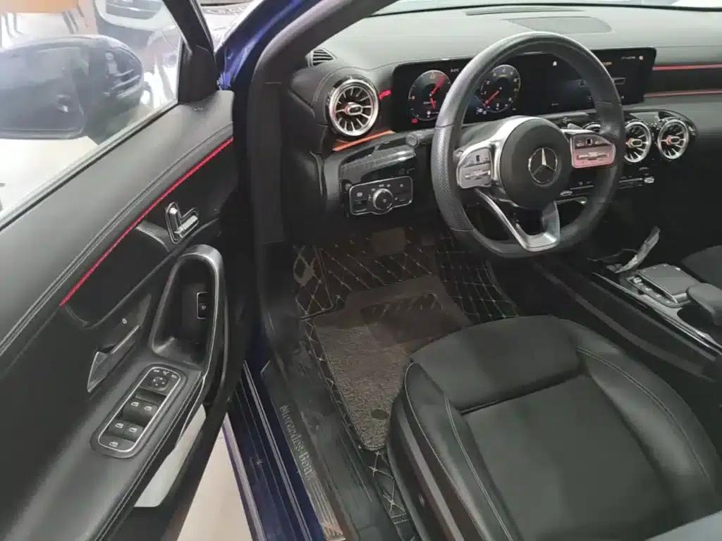 Mercedes-Benz A-Class 2020 Facelift A 200 L Sport Sedan Fashion Model — миниатюра 16