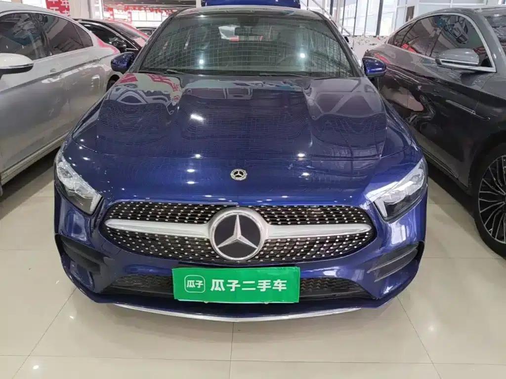 Mercedes-Benz A-Class 2020 Facelift A 200 L Sport Sedan Fashion Model — миниатюра 3