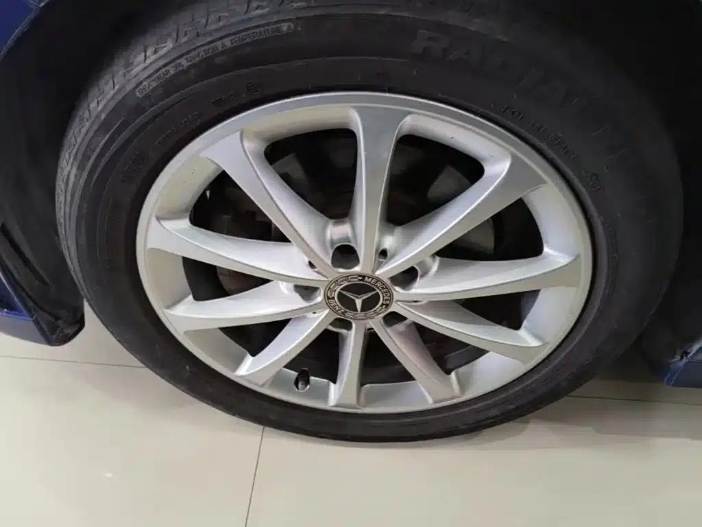 Mercedes-Benz A-Class 2020 Facelift A 200 L Sport Sedan Fashion Model — миниатюра 23