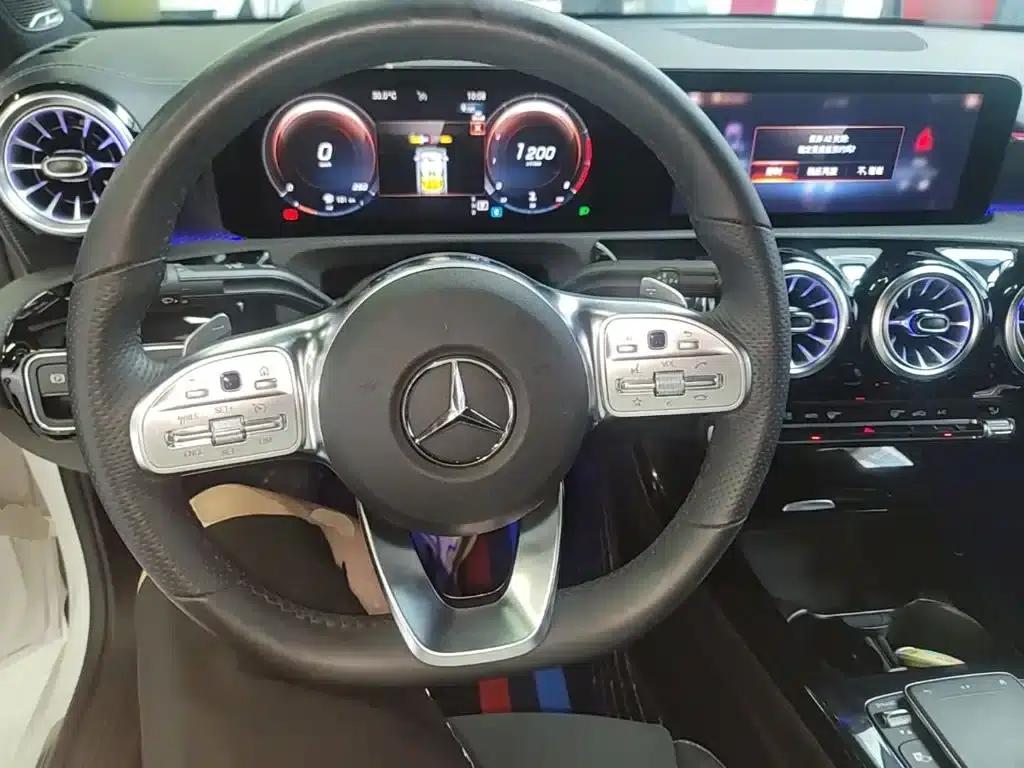 Mercedes-Benz A-Class 2022 Facelift III A 200 L Sport Sedan Fashion Edition — миниатюра 11