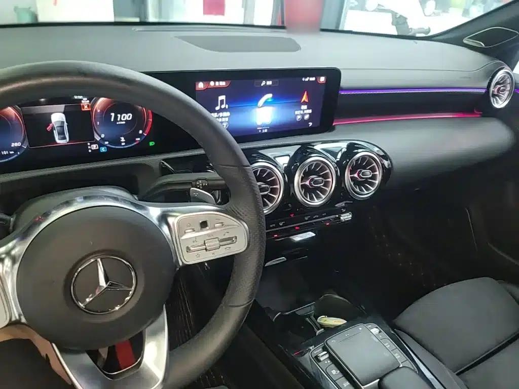 Mercedes-Benz A-Class 2022 Facelift III A 200 L Sport Sedan Fashion Edition — миниатюра 10
