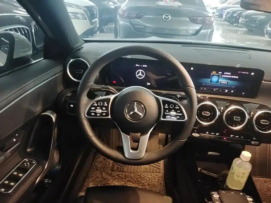 2021 Mercedes-Benz A-Class A 180 L Sport Sedan — миниатюра 11