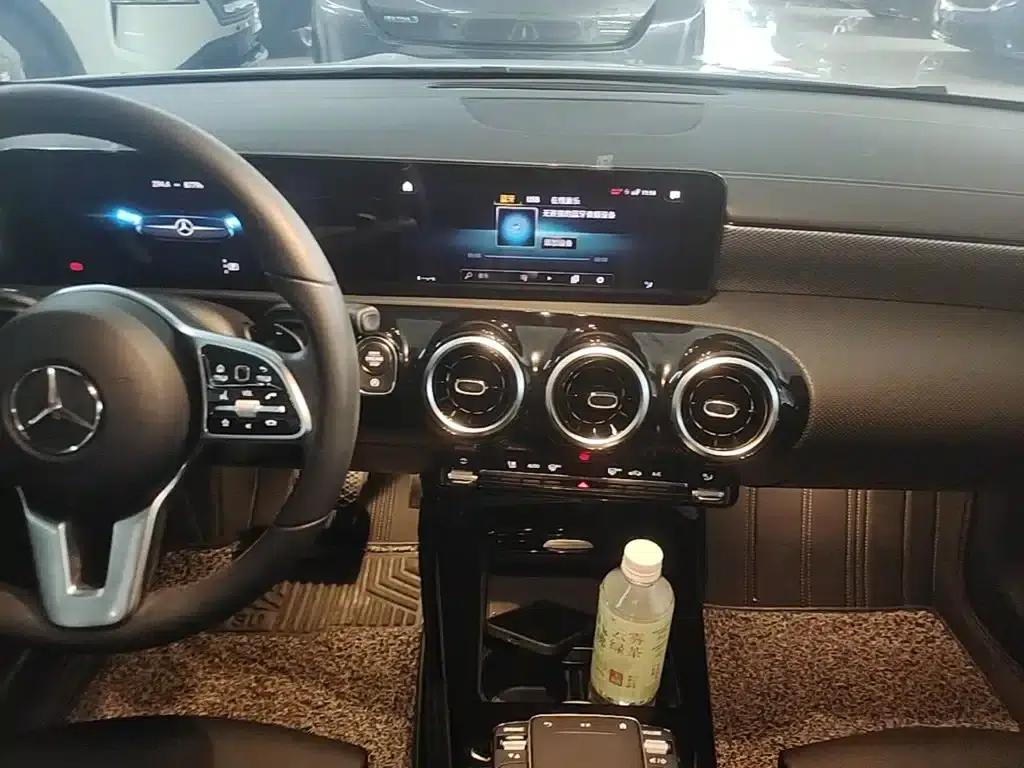 2021 Mercedes-Benz A-Class A 180 L Sport Sedan — миниатюра 13