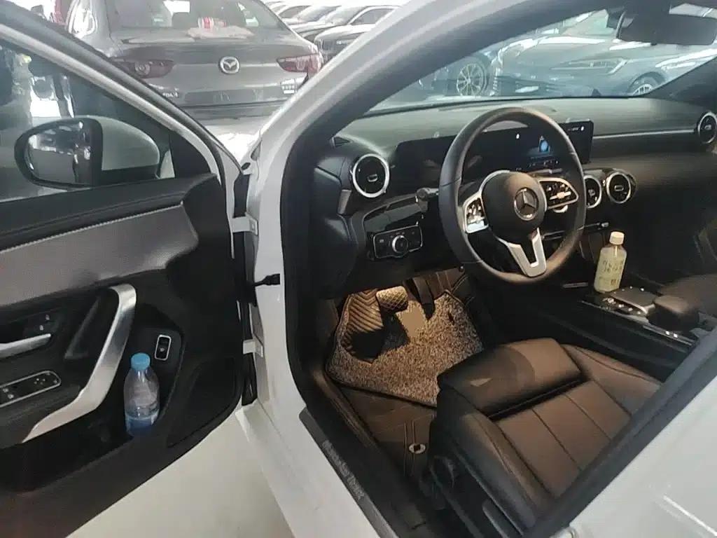 2021 Mercedes-Benz A-Class A 180 L Sport Sedan — миниатюра 16