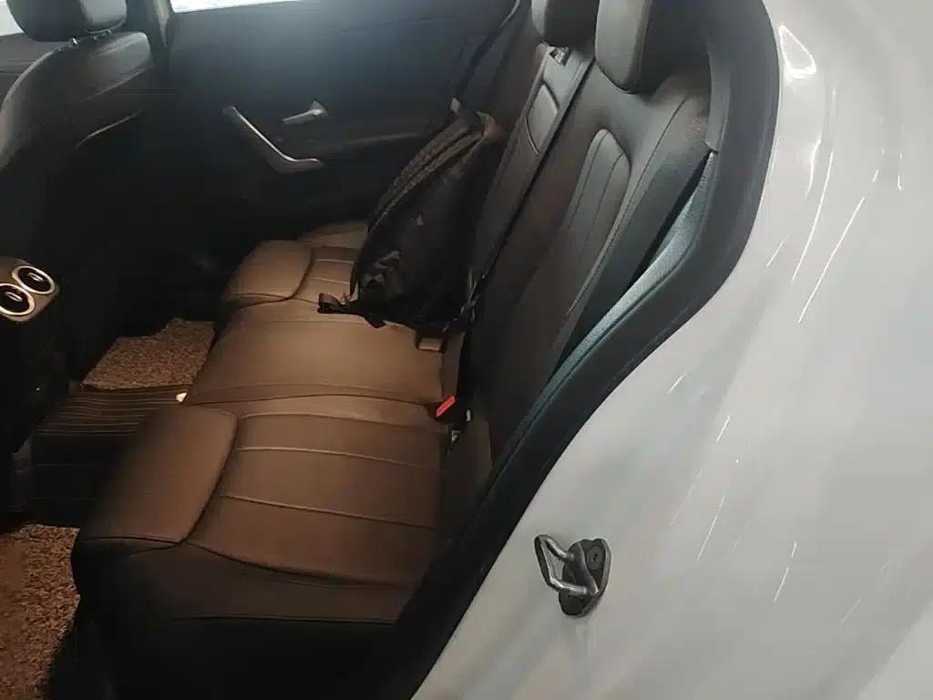2021 Mercedes-Benz A-Class A 180 L Sport Sedan — миниатюра 17