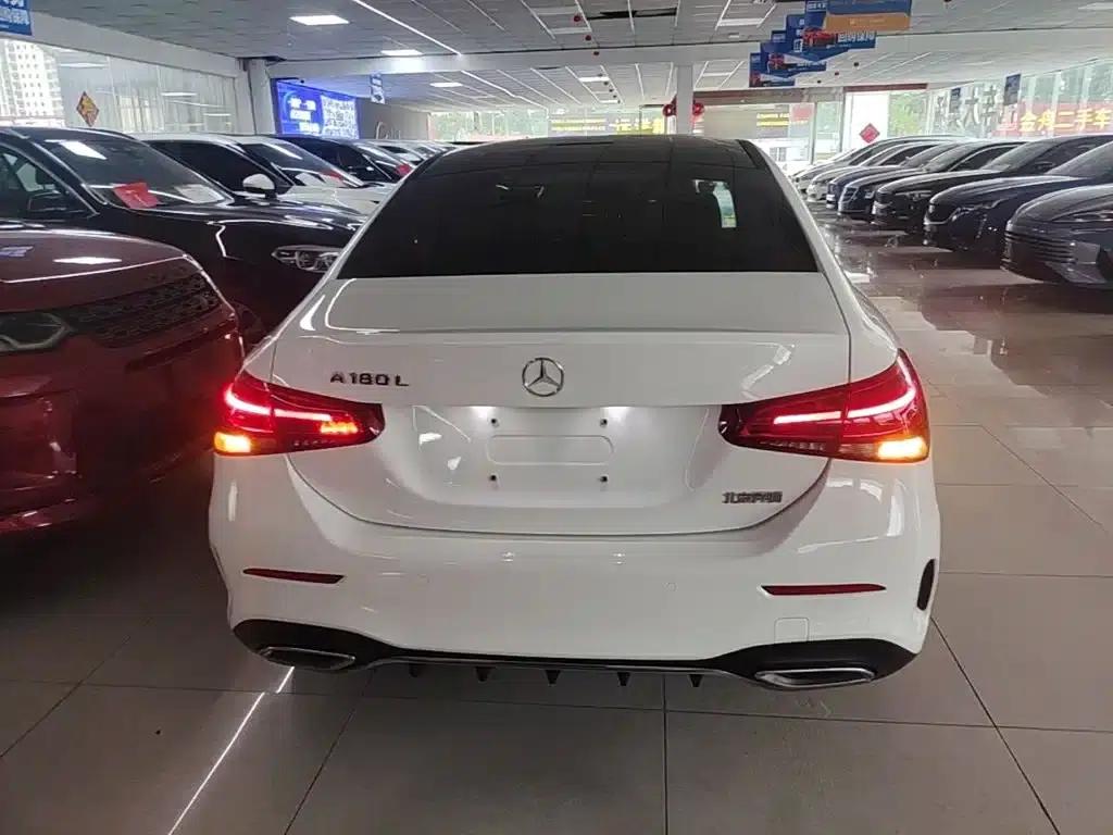 2021 Mercedes-Benz A-Class A 180 L Sport Sedan — миниатюра 6
