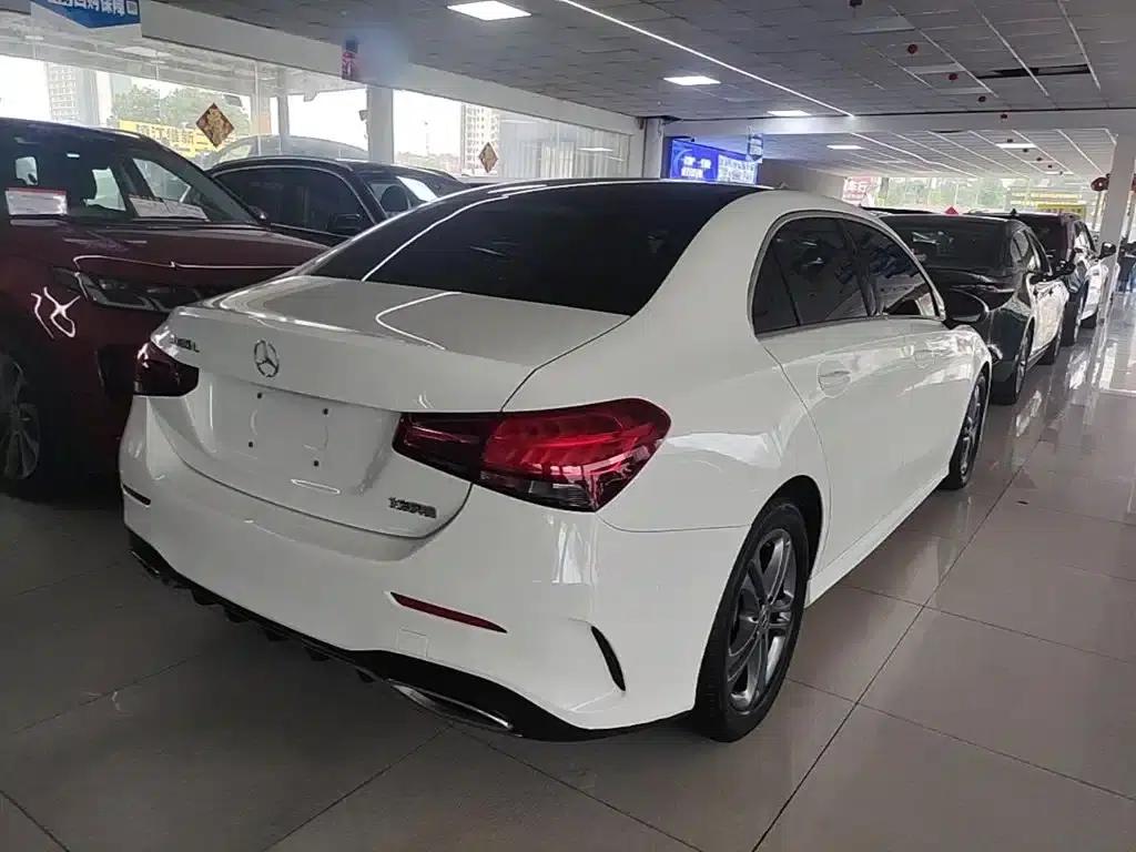 2021 Mercedes-Benz A-Class A 180 L Sport Sedan — миниатюра 7