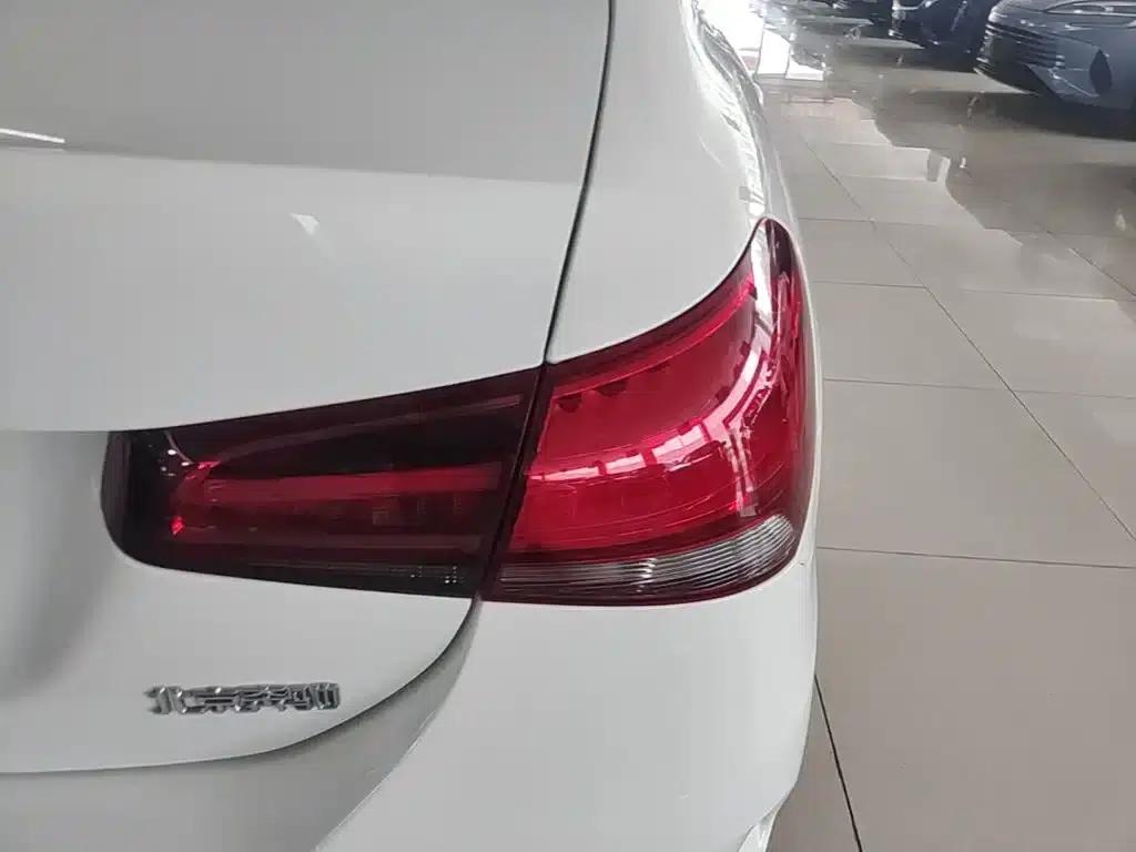 2021 Mercedes-Benz A-Class A 180 L Sport Sedan — миниатюра 8