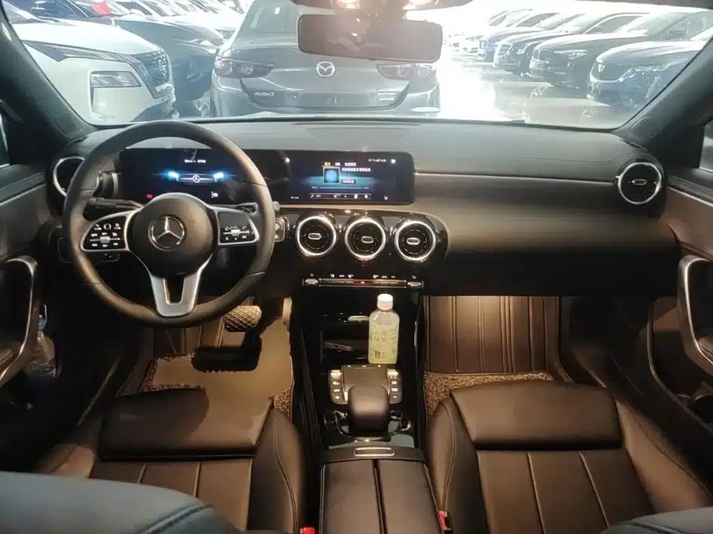 2021 Mercedes-Benz A-Class A 180 L Sport Sedan — миниатюра 10