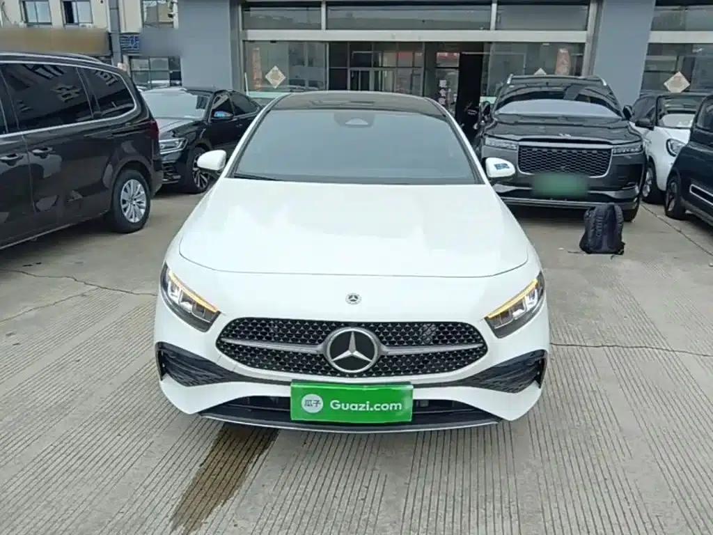 Mercedes-Benz A-Class 2024 Facelift A 200 L Fashion Model — миниатюра 3