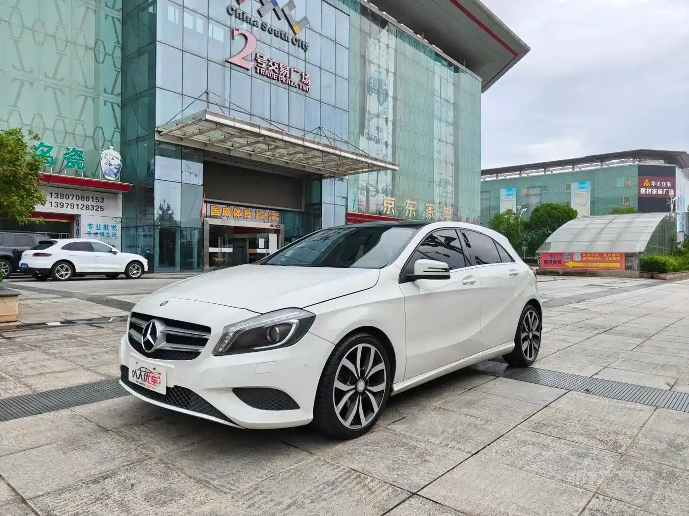 2015 Mercedes-Benz A-Class Imported Model A 200 Fashion Edition — миниатюра 1