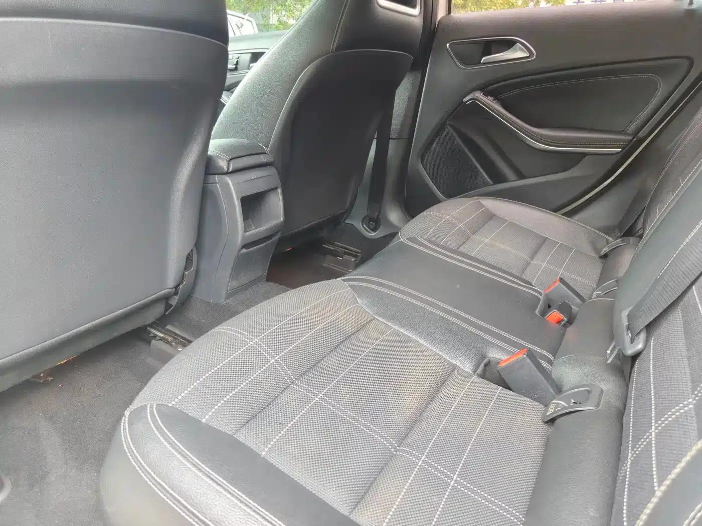 2015 Mercedes-Benz A-Class Imported Model A 200 Fashion Edition — миниатюра 13