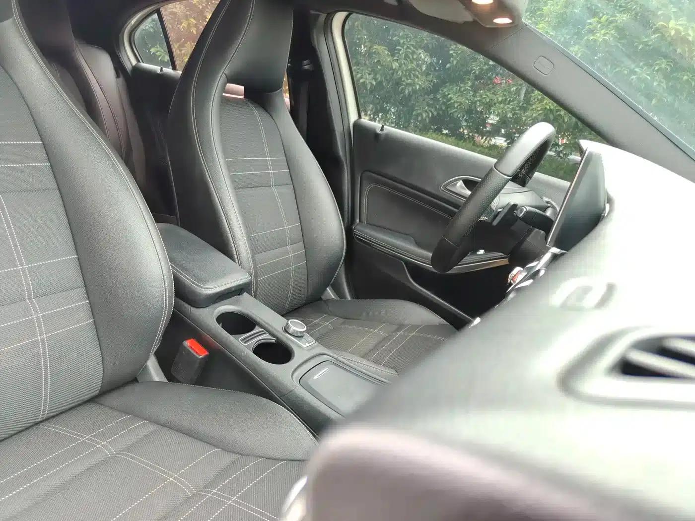 2015 Mercedes-Benz A-Class Imported Model A 200 Fashion Edition — миниатюра 17