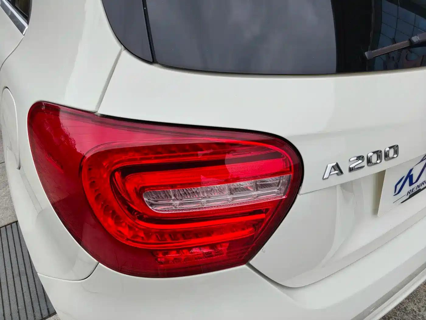 2015 Mercedes-Benz A-Class Imported Model A 200 Fashion Edition — миниатюра 10