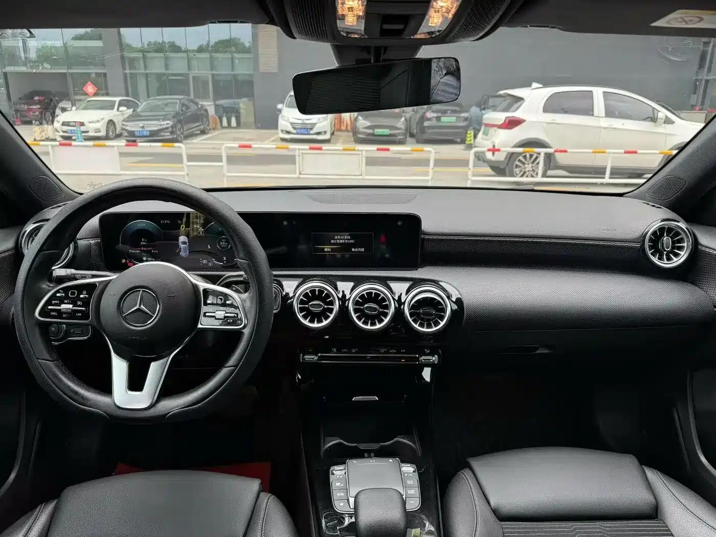 2022 Mercedes-Benz A-Class (Imported) Facelift Model A 200 Fashion Edition — миниатюра 5
