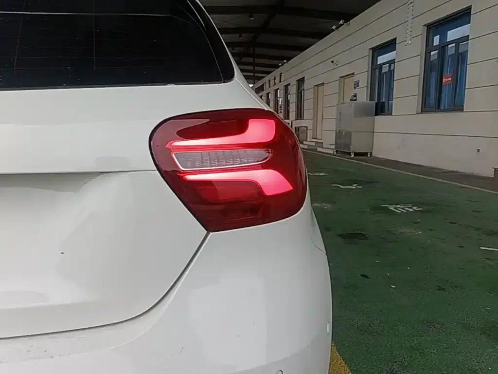 Mercedes-Benz A-Class (Imported) 2018 A 200 Fashion Model — миниатюра 8