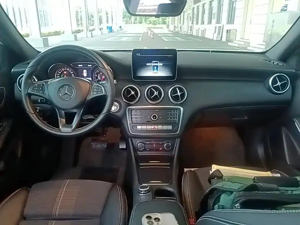 Mercedes-Benz A-Class (Imported) 2018 A 200 Fashion Model — миниатюра 10