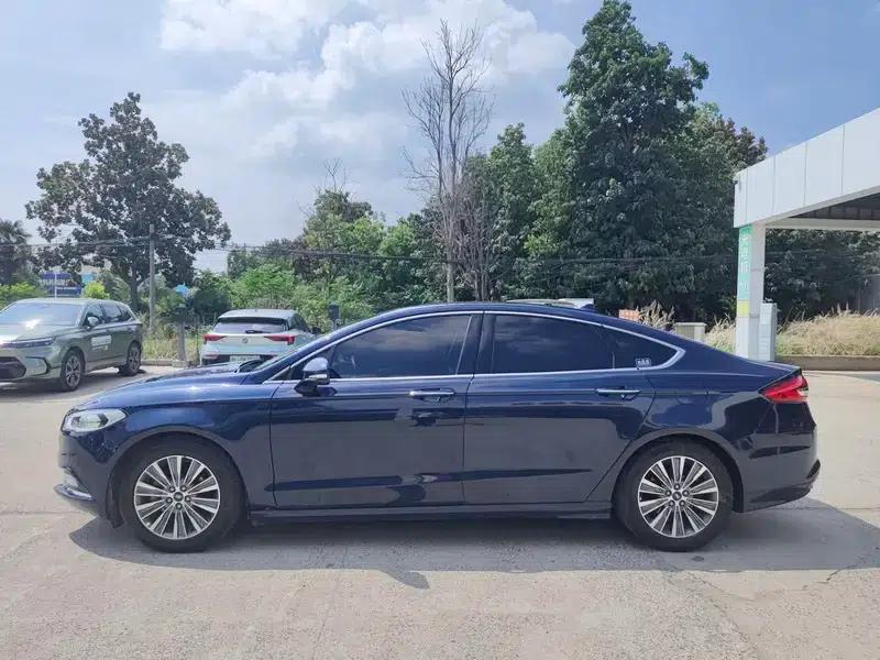 2017 Ford Mondeo EcoBoost 180 Luxury — миниатюра 3