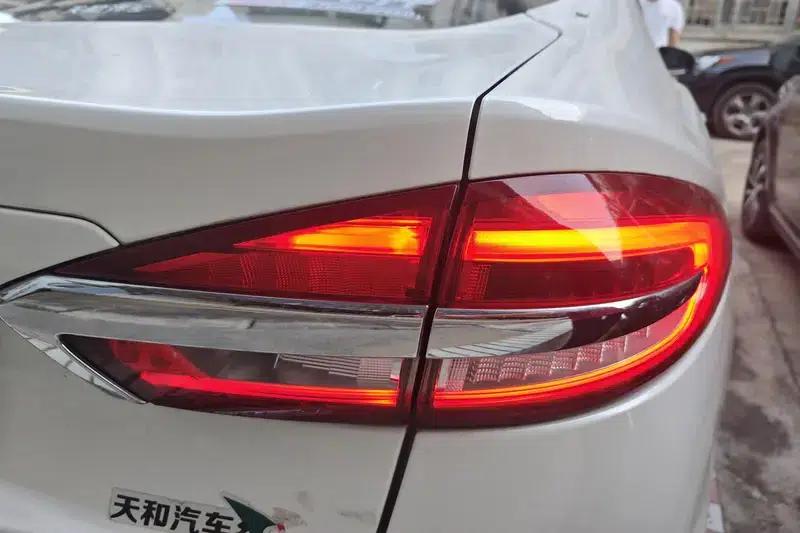 2018 Ford Mondeo EcoBoost 180 Intelligent Fashion Edition (National V Emission Standard) — миниатюра 6