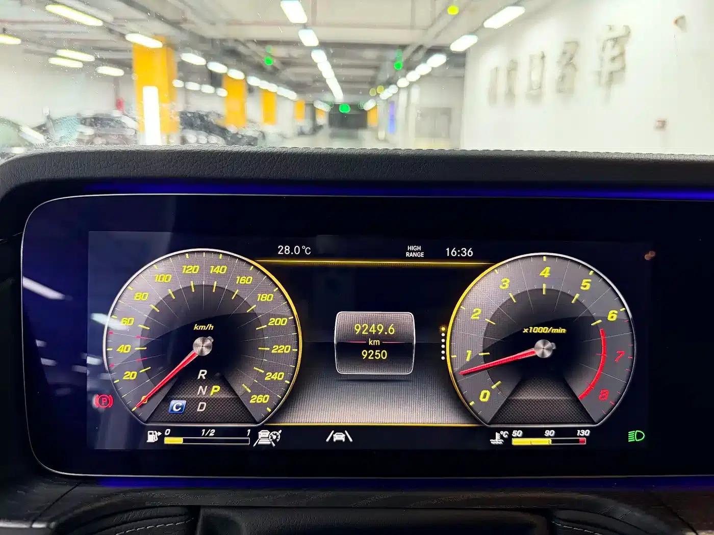 2024 Mercedes-Benz G-Class G 500 — миниатюра 13