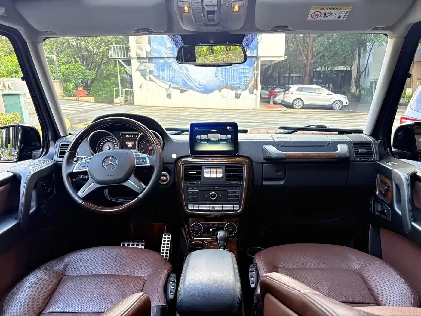 2017 Mercedes-Benz G-Class G 500 — миниатюра 18