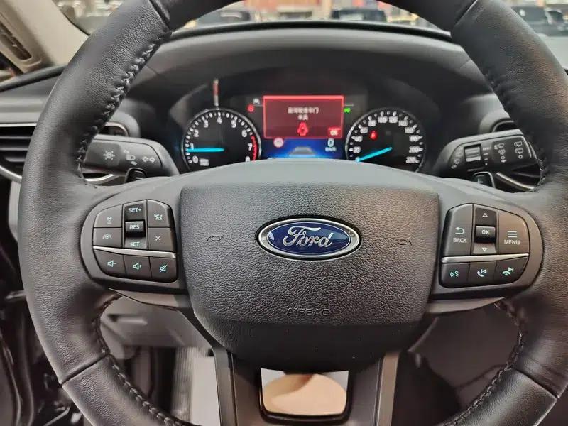 2020 Ford Explorer EcoBoost 285 Rear-Wheel Drive Fashion Edition 6-Seater — миниатюра 13
