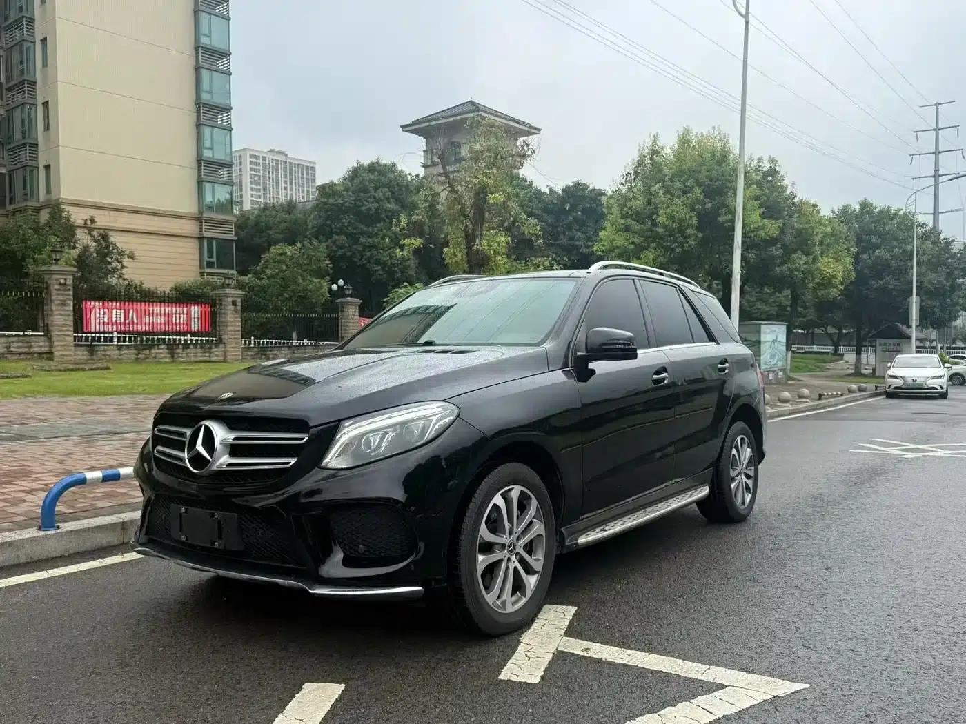 Imported Mercedes-Benz GLE 2017 GLE 320 4MATIC Dynamic — миниатюра 1