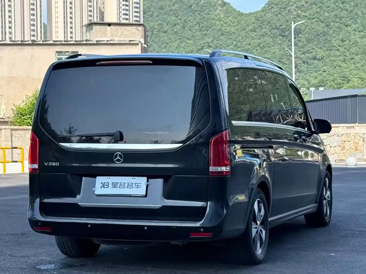 Mercedes-Benz V-Class 2022 V 260 Premium Edition — миниатюра 13