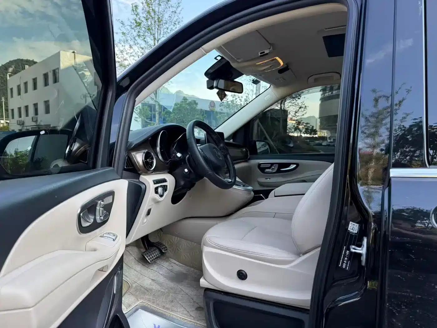 Mercedes-Benz V-Class 2022 V 260 Premium Edition — миниатюра 5