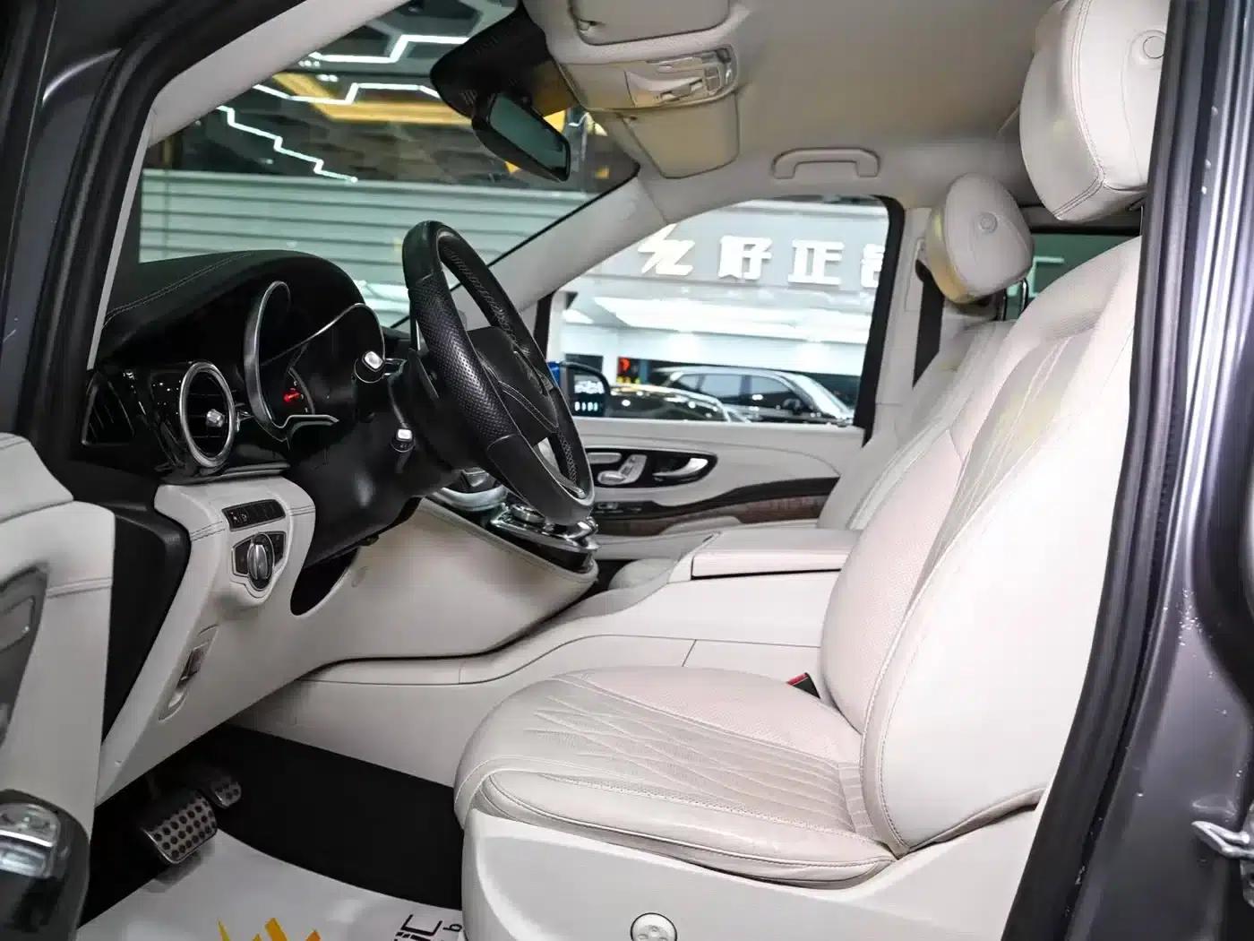 Mercedes-Benz V-Class 2018 V 260 L Premium Extended Edition (China VI Emission Standard) — миниатюра 11