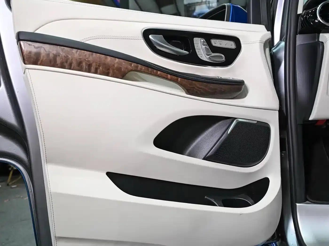 Mercedes-Benz V-Class 2018 V 260 L Premium Extended Edition (China VI Emission Standard) — миниатюра 19