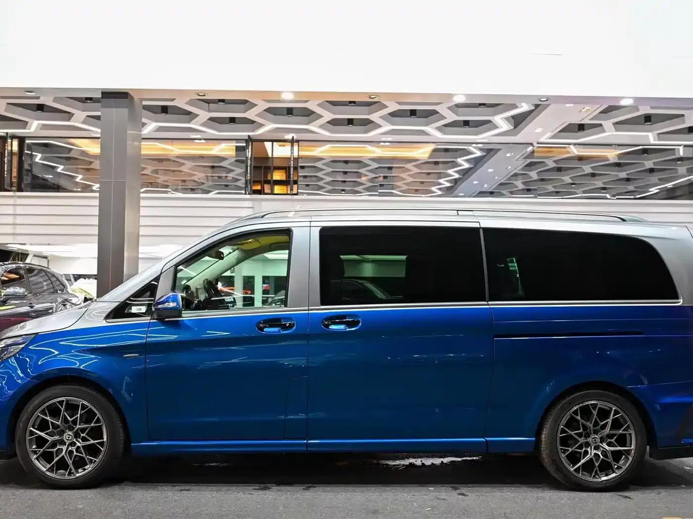 Mercedes-Benz V-Class 2018 V 260 L Premium Extended Edition (China VI Emission Standard) — миниатюра 4