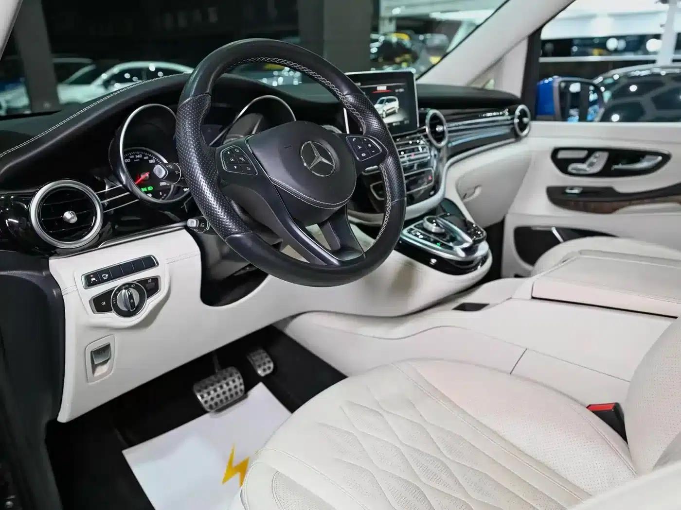 Mercedes-Benz V-Class 2018 V 260 L Premium Extended Edition (China VI Emission Standard) — миниатюра 7