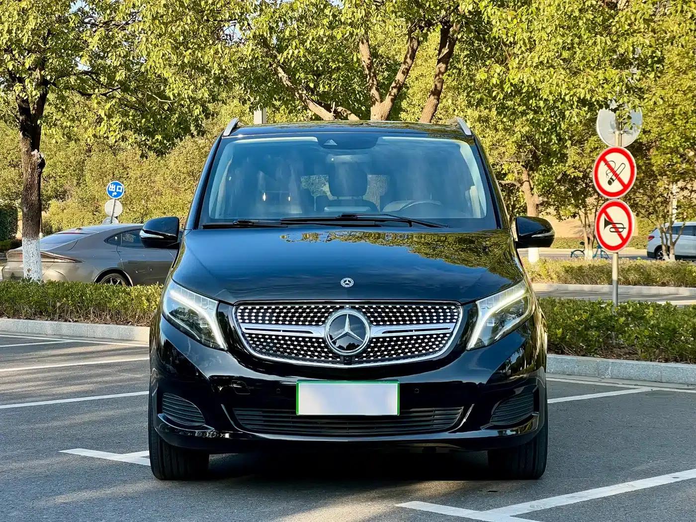 Mercedes-Benz V-Class 2018 V 260 Navigator Edition (China VI Emission Standard) — миниатюра 1