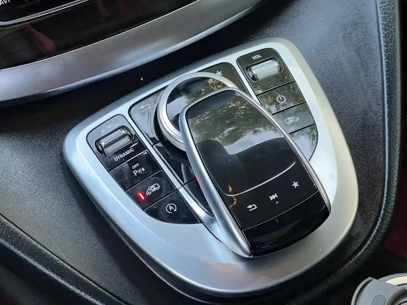 Mercedes-Benz V-Class 2018 V 260 Navigator Edition (China VI Emission Standard) — миниатюра 12