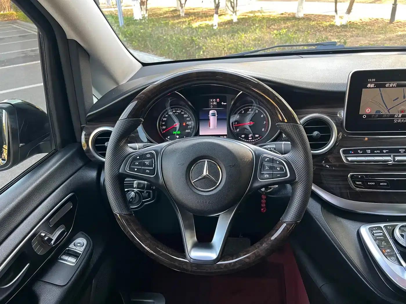 Mercedes-Benz V-Class 2018 V 260 Navigator Edition (China VI Emission Standard) — миниатюра 14