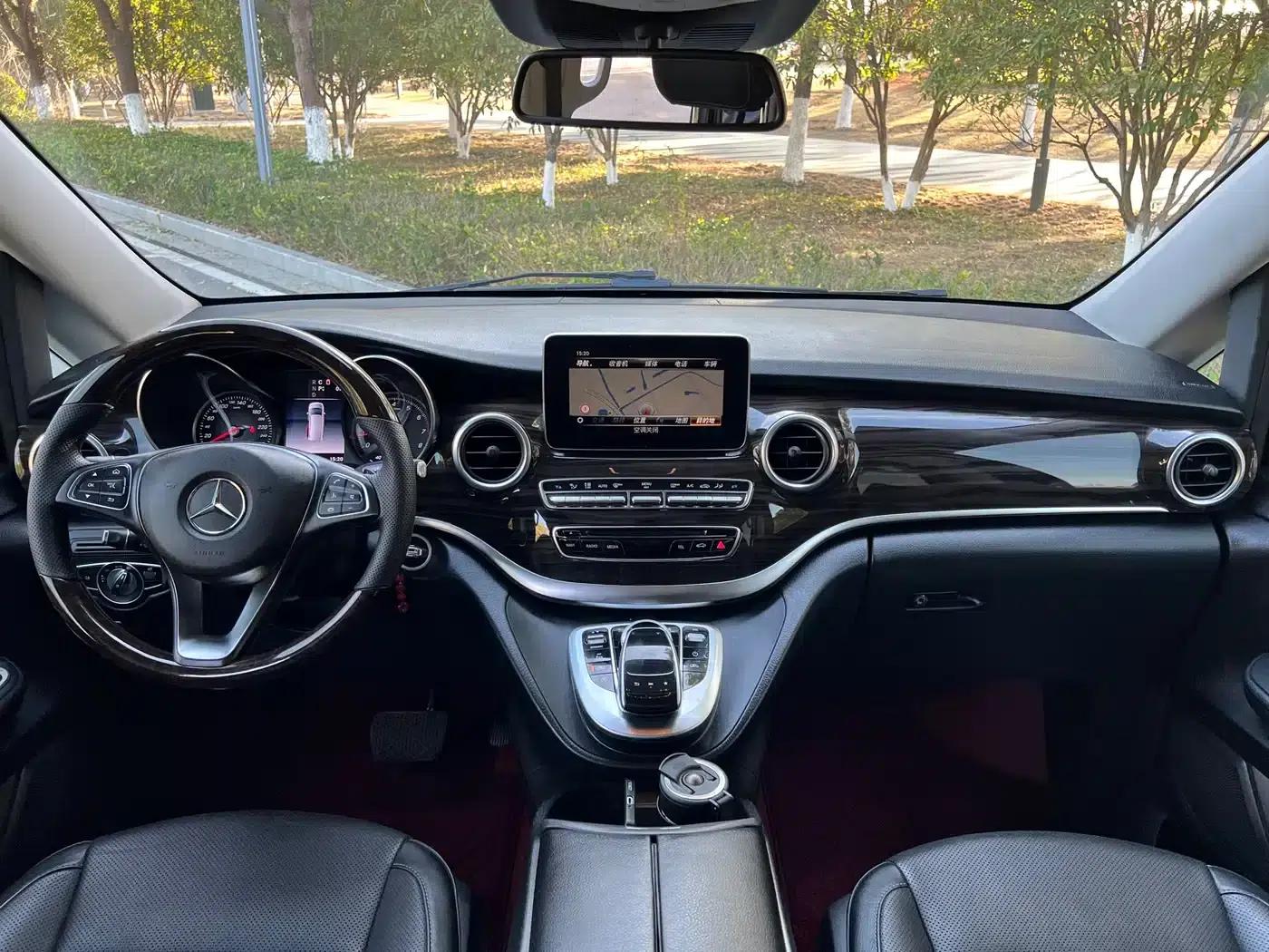 Mercedes-Benz V-Class 2018 V 260 Navigator Edition (China VI Emission Standard) — миниатюра 10