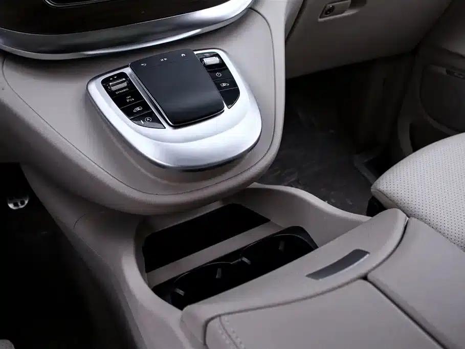 Mercedes-Benz V-Class 2022 V 260 L Long Wheelbase Premium Edition — миниатюра 9