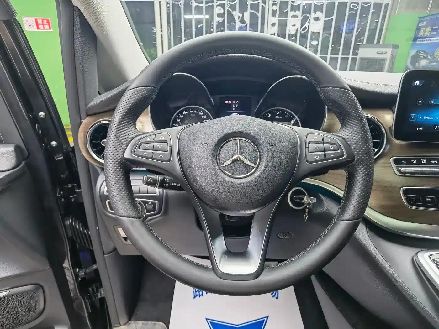 Mercedes-Benz V-Class 2020 V 260 L Long Wheelbase Luxury Edition — миниатюра 12