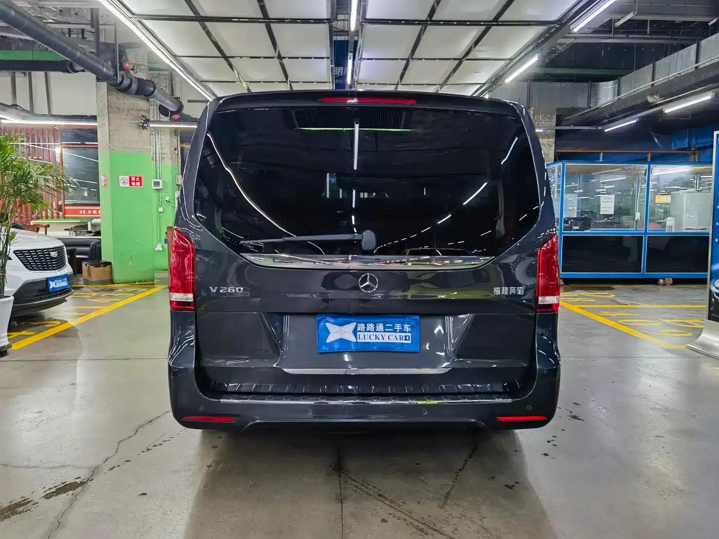 Mercedes-Benz V-Class 2020 V 260 L Long Wheelbase Luxury Edition — миниатюра 5